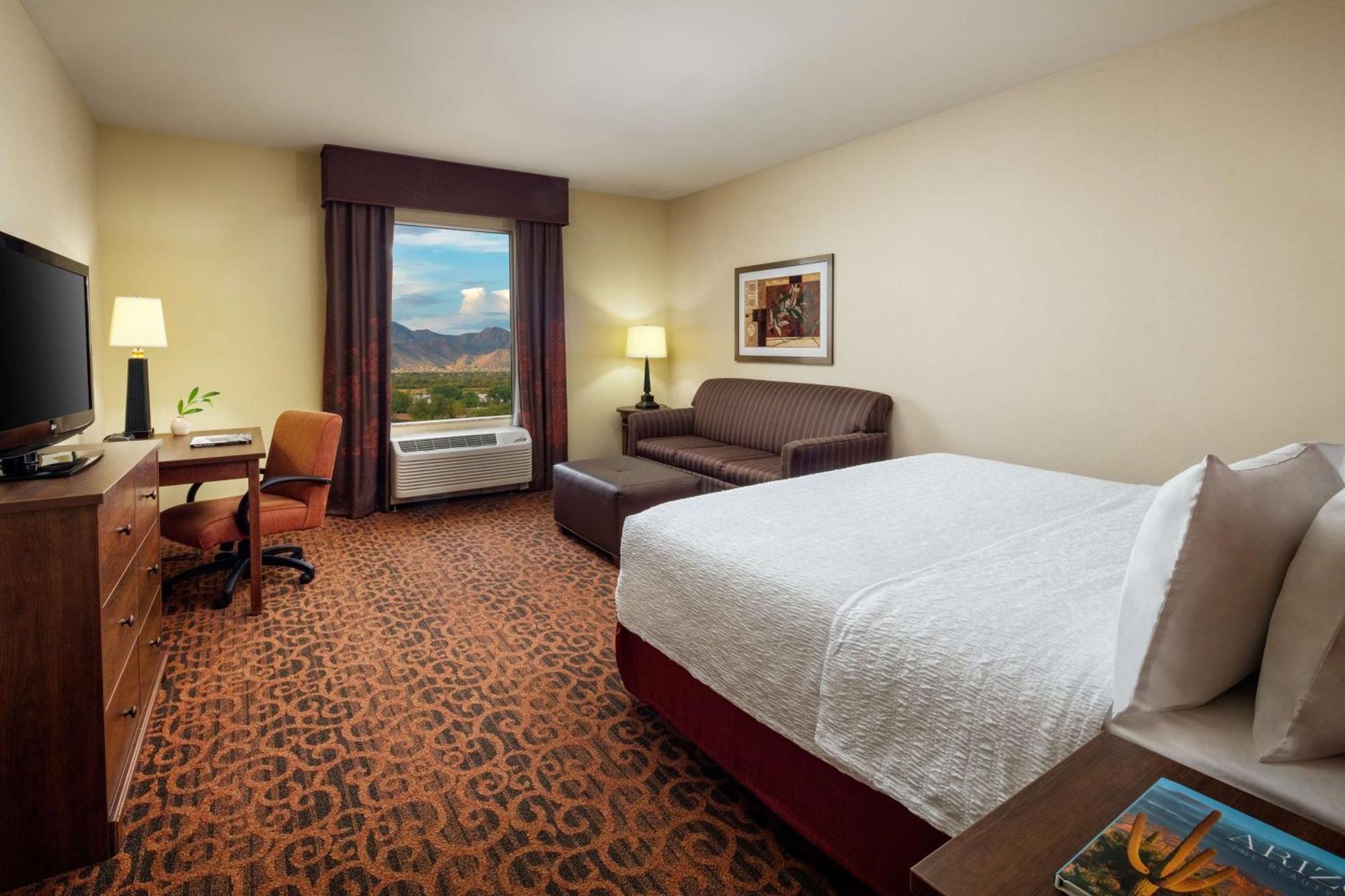 Hampton Inn & Suites Scottsdale At Talking Stick Exteriör bild