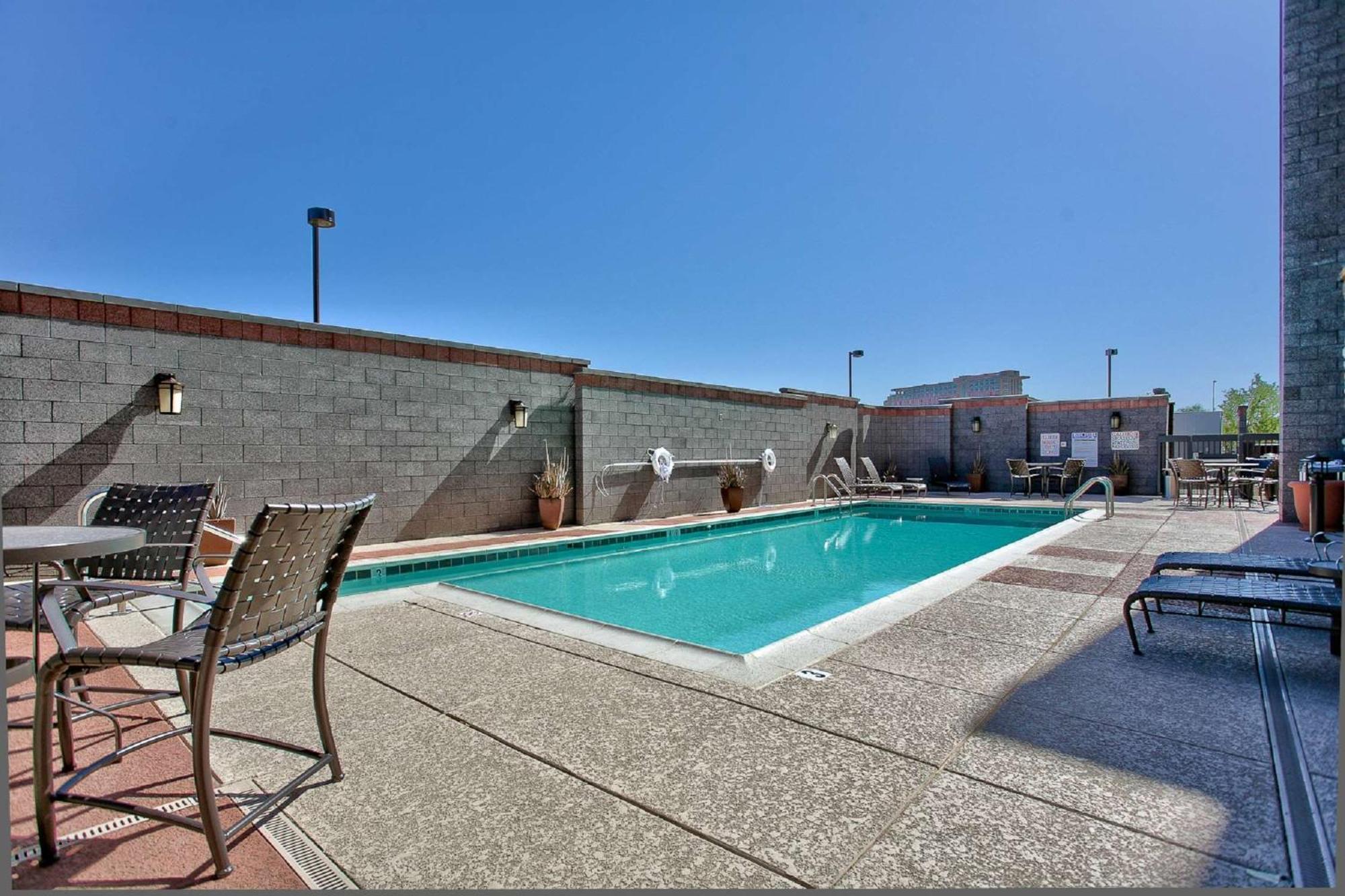 Hampton Inn & Suites Scottsdale At Talking Stick Exteriör bild